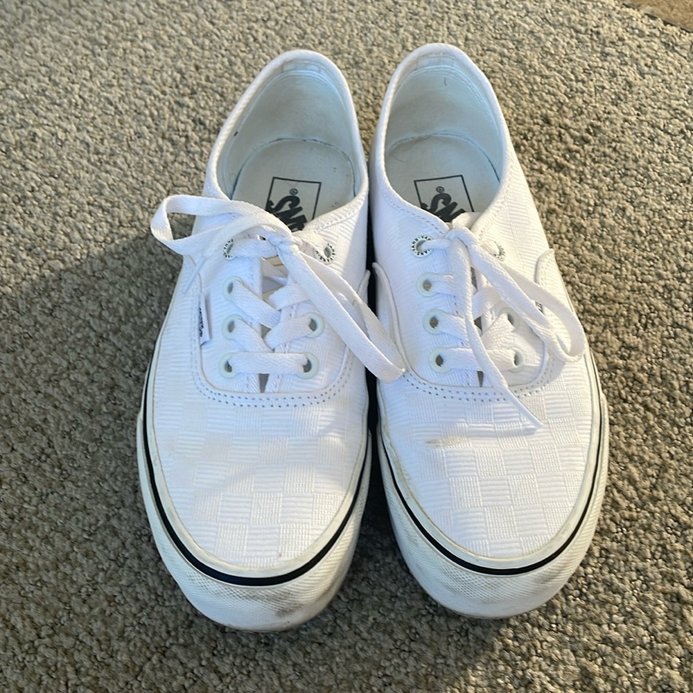 Low textured checker board women’s canvas VANS, blue line